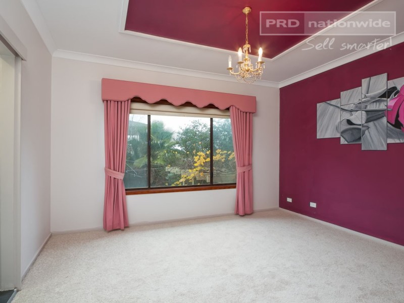 1 Amsterdam Crescent, Tolland NSW 2650