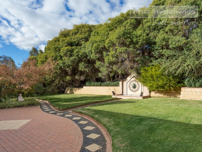 1 Amsterdam Crescent, Tolland NSW 2650