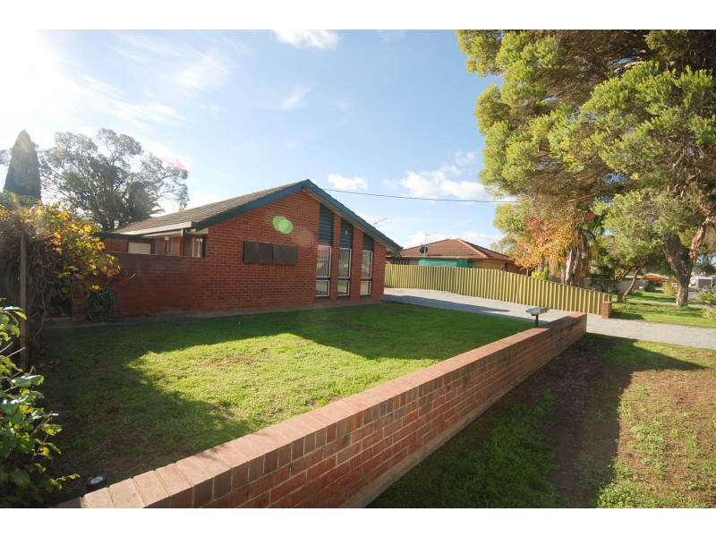 2/9 Lampe Avenue, Wagga Wagga NSW 2650