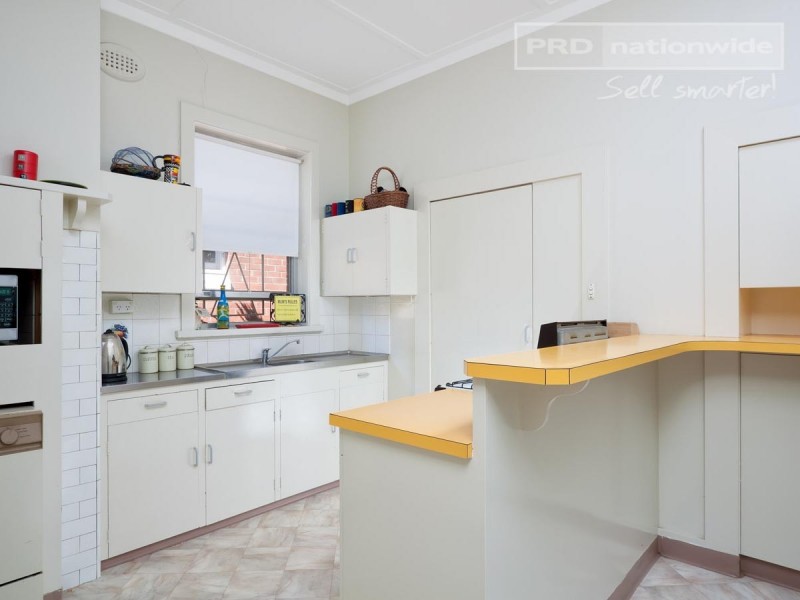 12 Donnelly Avenue, Wagga Wagga NSW 2650