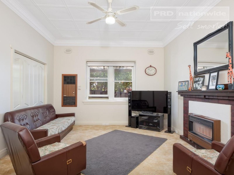 12 Donnelly Avenue, Wagga Wagga NSW 2650