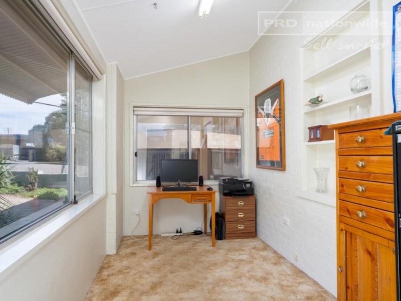 12 Donnelly Avenue, Wagga Wagga NSW 2650