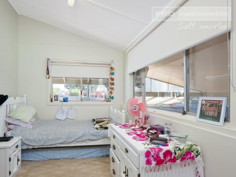 12 Donnelly Avenue, Wagga Wagga NSW 2650