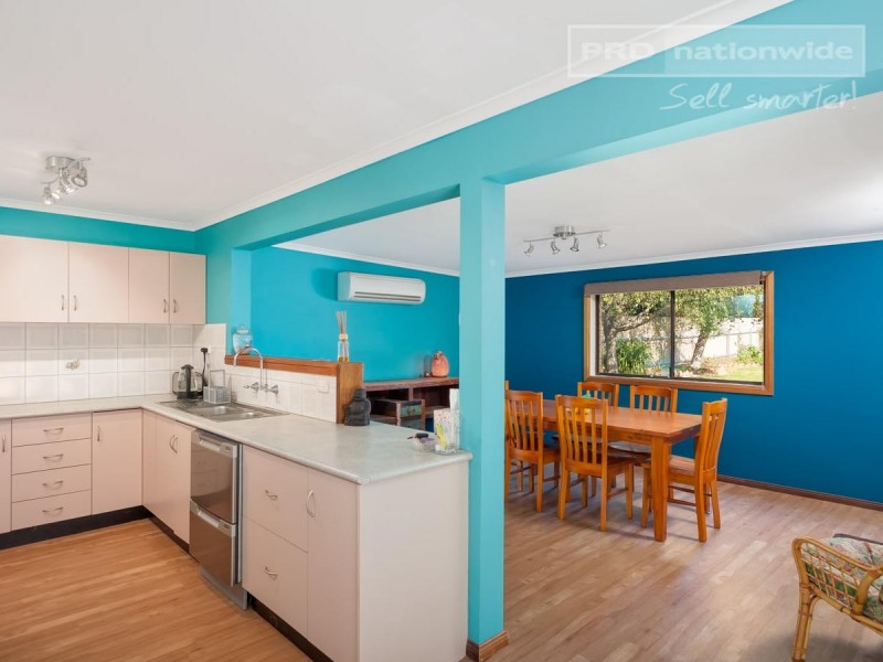 34 Forrest Street, Lake Albert NSW 2650