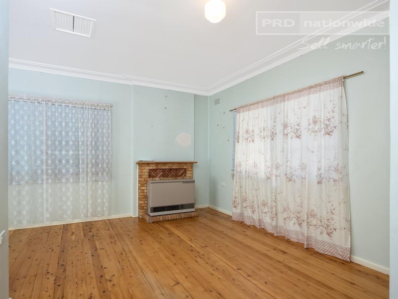 101 Grove Street, Kooringal NSW 2650
