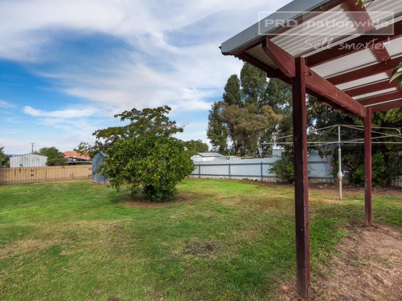101 Grove Street, Kooringal NSW 2650