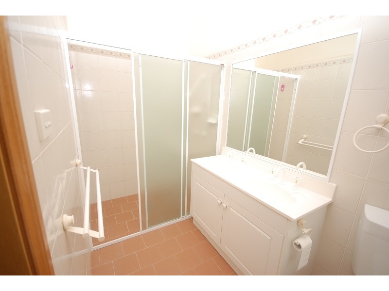 2/8 Jarrah Place, Glenfield Park NSW 2650