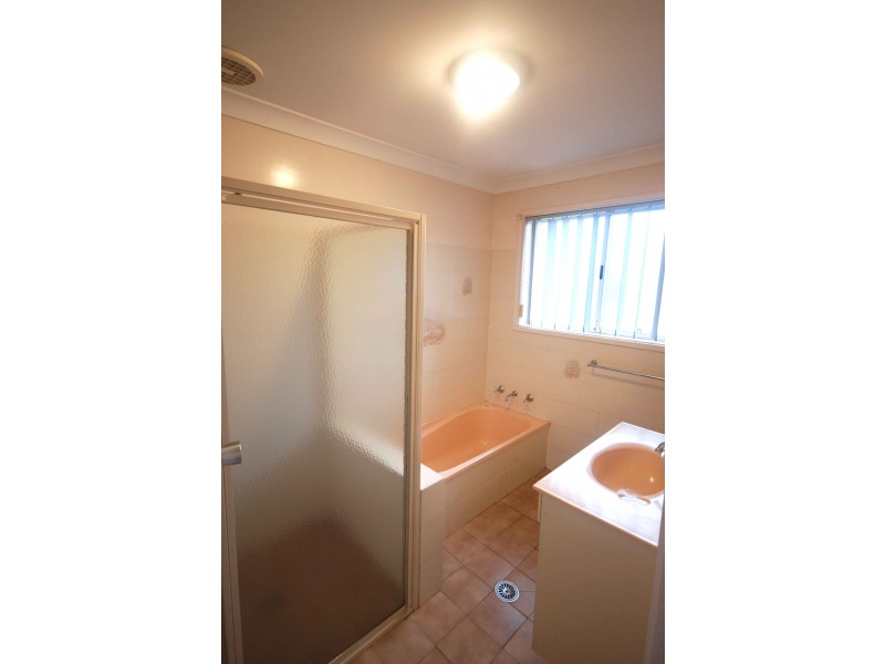 55 Cutler Avenue, Kooringal NSW 2650