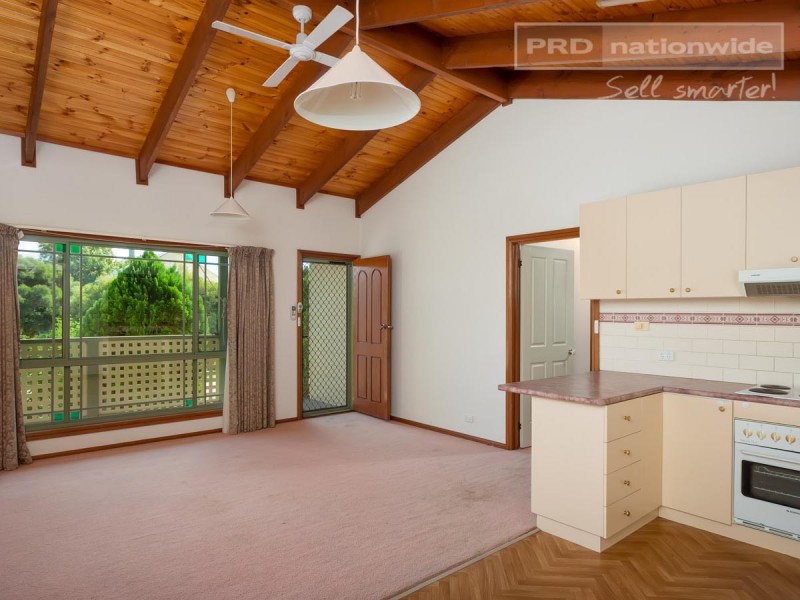 15 Richard Street, Turvey Park NSW 2650