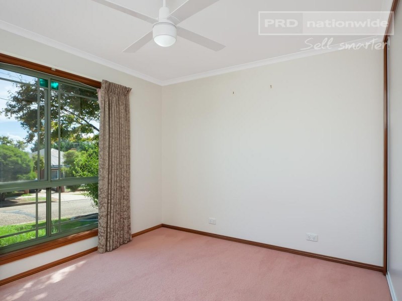 15 Richard Street, Turvey Park NSW 2650