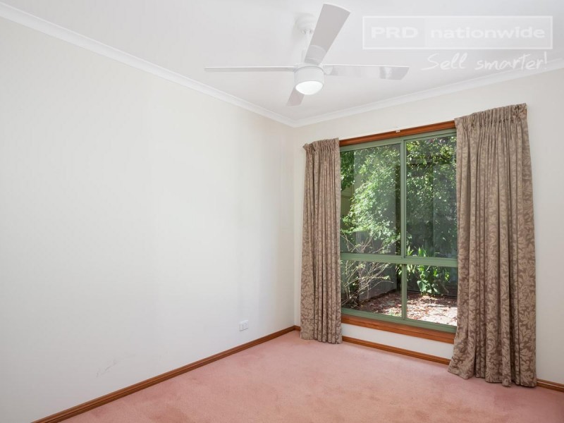 15 Richard Street, Turvey Park NSW 2650