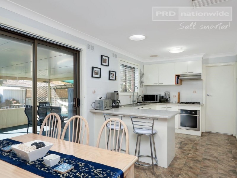 1 Jasmin Crescent, Lake Albert NSW 2650