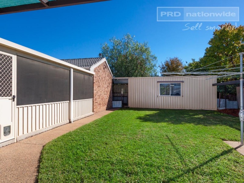 1 Jasmin Crescent, Lake Albert NSW 2650
