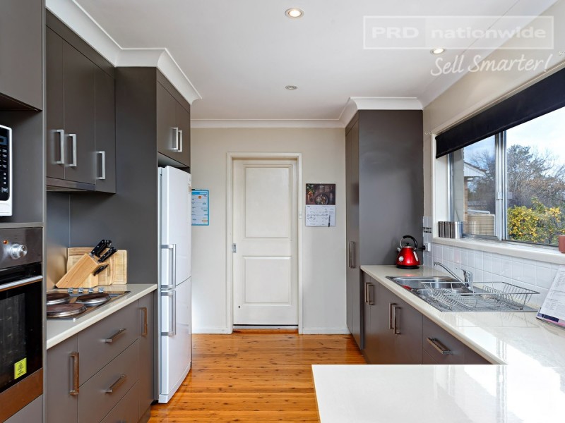 114 Simkin Crescent, Kooringal NSW 2650