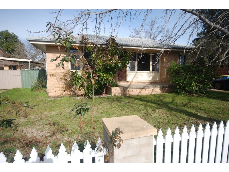 44 Bruce Street, Tolland NSW 2650