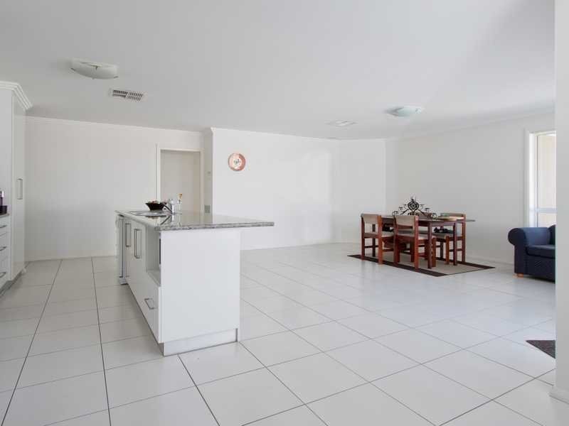 16 Warambee Street, Glenfield Park NSW 2650