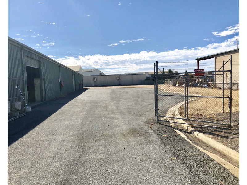 299 Copland Street, Wagga Wagga NSW 2650
