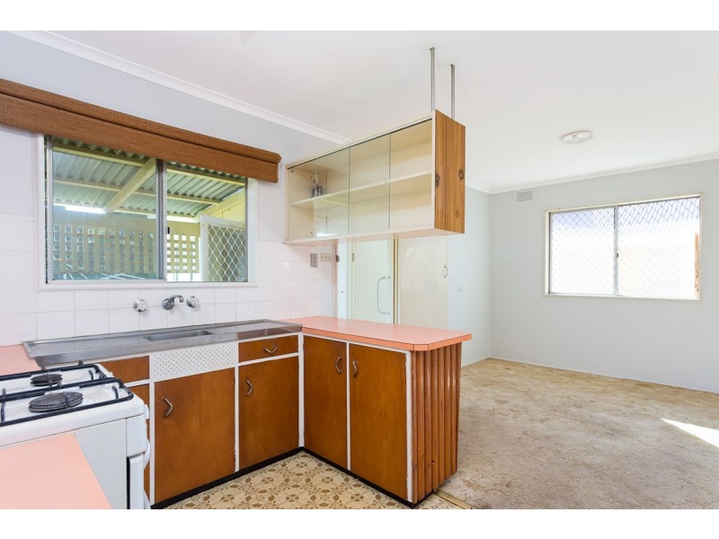 24 Raye Street, Tolland NSW 2650