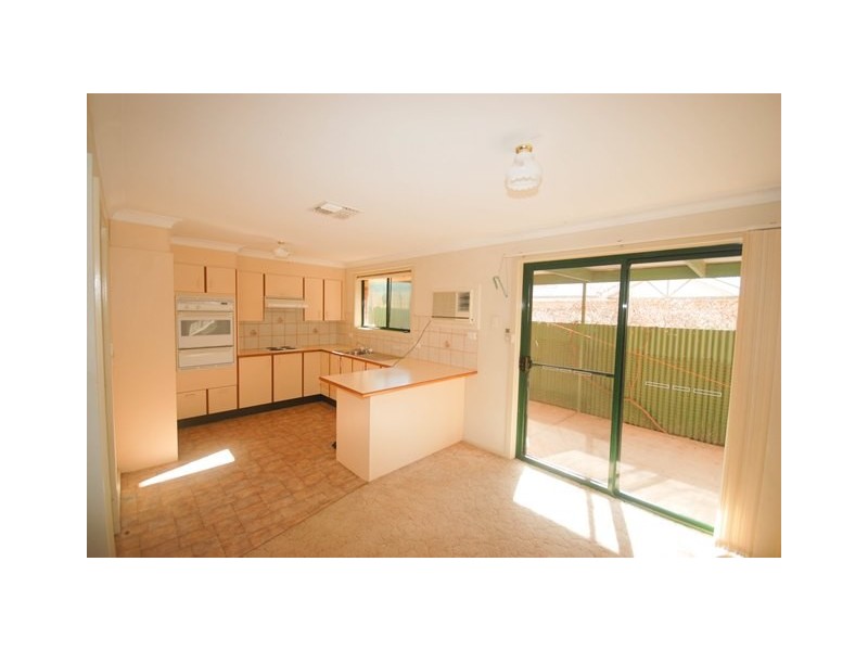 1/3 Travers Street, Wagga Wagga NSW 2650