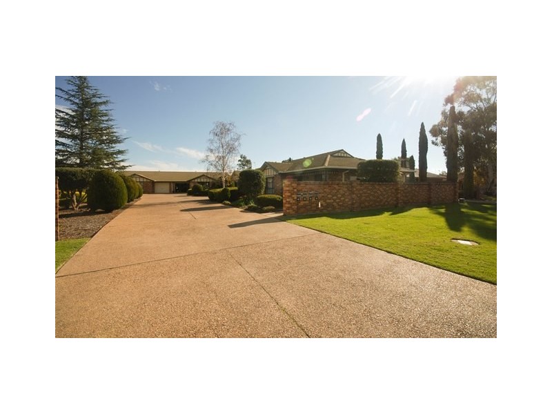 1/3 Travers Street, Wagga Wagga NSW 2650