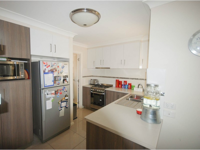 2/30 Osterley Street, Bourkelands NSW 2650