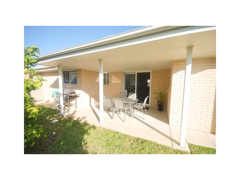 2/30 Osterley Street, Bourkelands NSW 2650