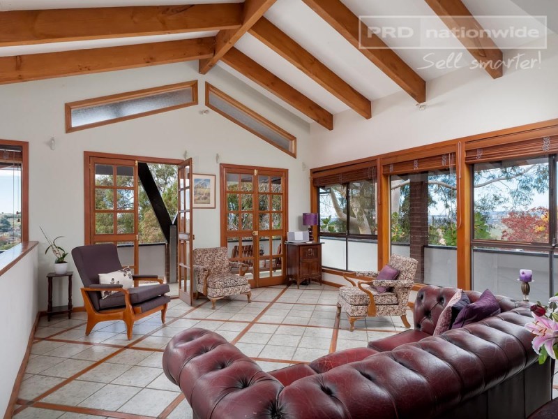 6 Andrews Avenue, Kooringal NSW 2650