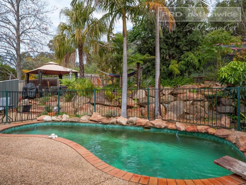 6 Andrews Avenue, Kooringal NSW 2650