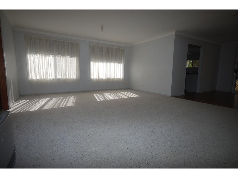 9 Canola Place, Estella NSW 2650