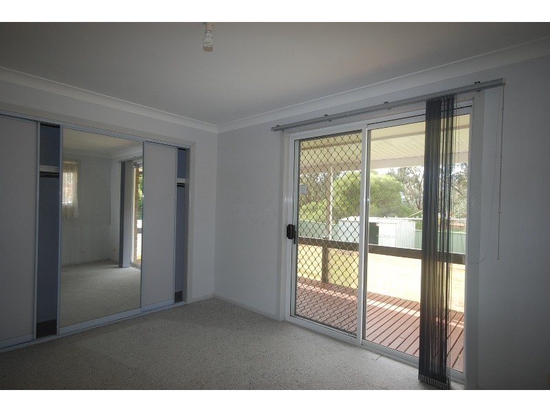 9 Canola Place, Estella NSW 2650