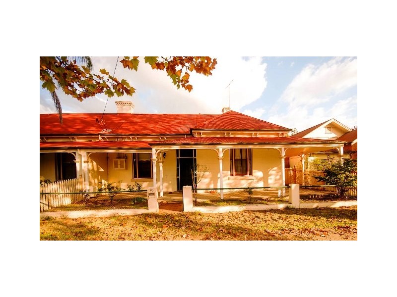 76 Tompson Street, Wagga Wagga NSW 2650