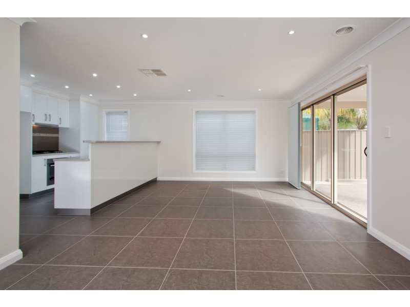 9B John Street, Kooringal NSW 2650