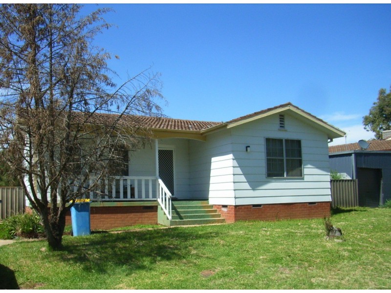 42 Blakemore Street, Ashmont NSW 2650