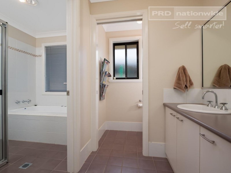 33 Illeura Road, Bourkelands NSW 2650