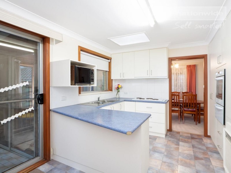 16 Temerloh Avenue, Tolland NSW 2650