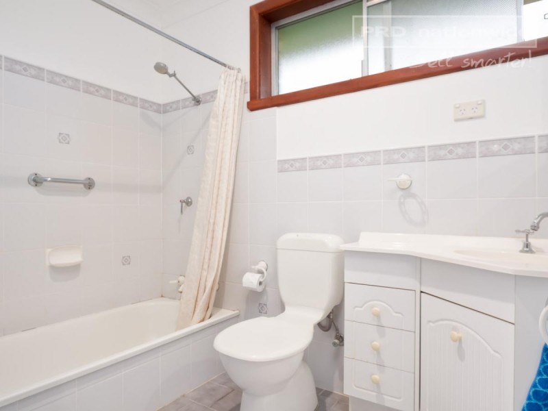 16 Temerloh Avenue, Tolland NSW 2650