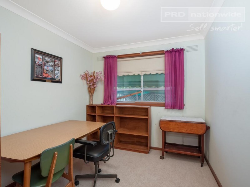 16 Temerloh Avenue, Tolland NSW 2650