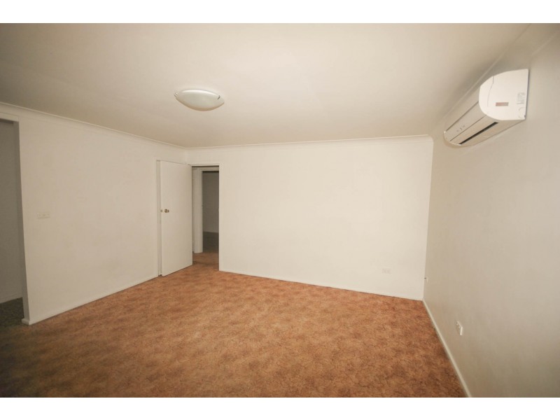2/17 Nordlingen Drive, Wagga Wagga NSW 2650