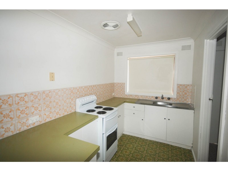 2/17 Nordlingen Drive, Wagga Wagga NSW 2650