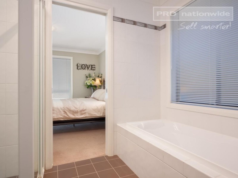 54 Mima Street, Glenfield Park NSW 2650