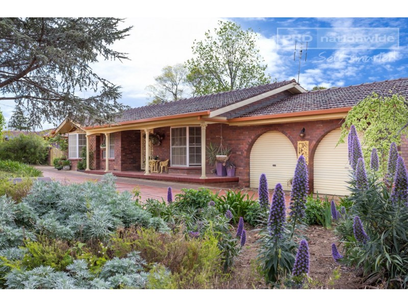 8 McCoullough Drive, Tolland NSW 2650