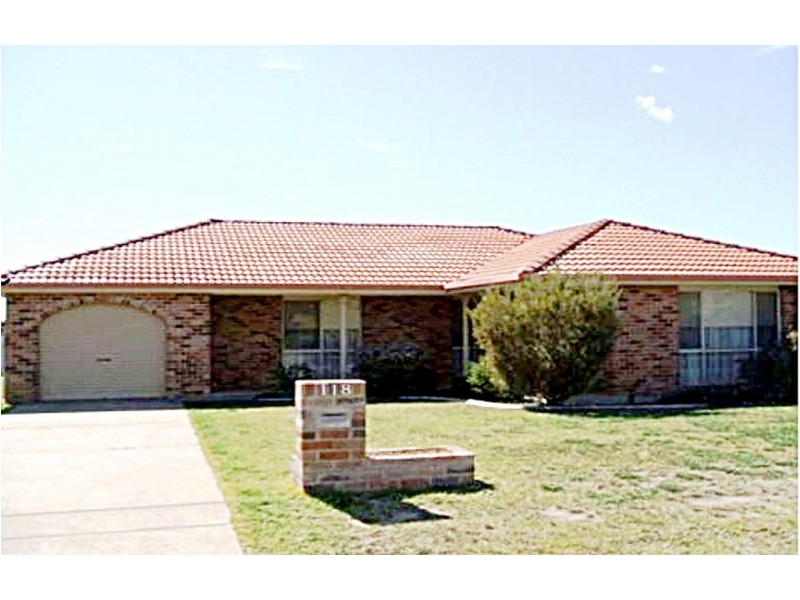 118 Undurra Drive, Glenfield Park NSW 2650