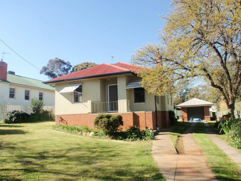 109 Macleay Street, Wagga Wagga NSW 2650