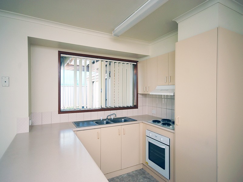 3 Kirrang Avenue, Glenfield Park NSW 2650