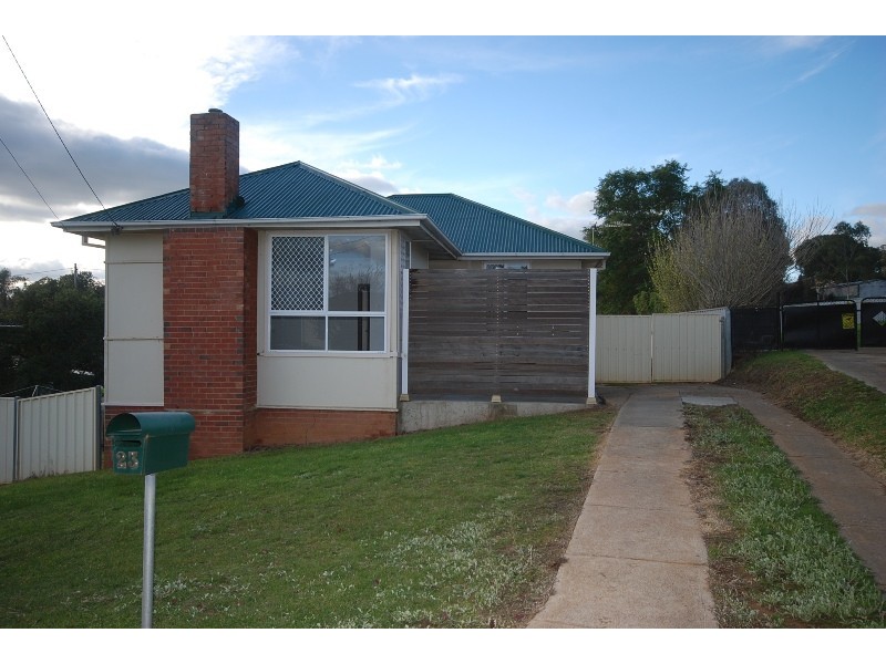 23 Phillip Avenue, Mount Austin NSW 2650