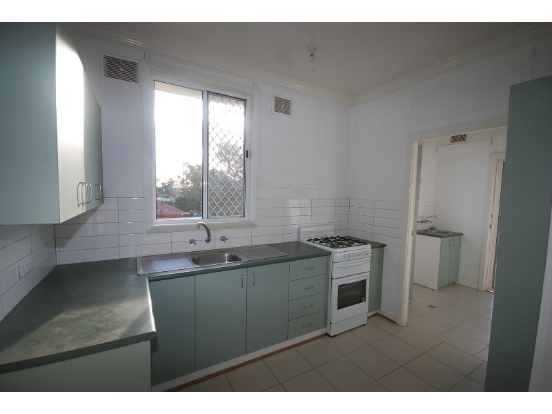23 Phillip Avenue, Mount Austin NSW 2650
