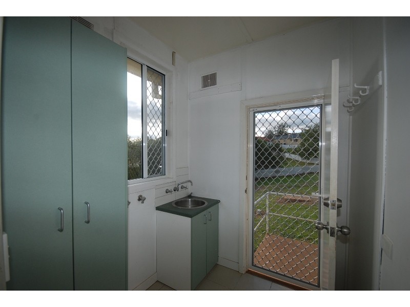 23 Phillip Avenue, Mount Austin NSW 2650