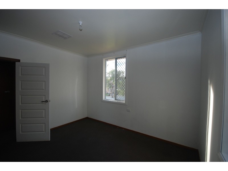 23 Phillip Avenue, Mount Austin NSW 2650