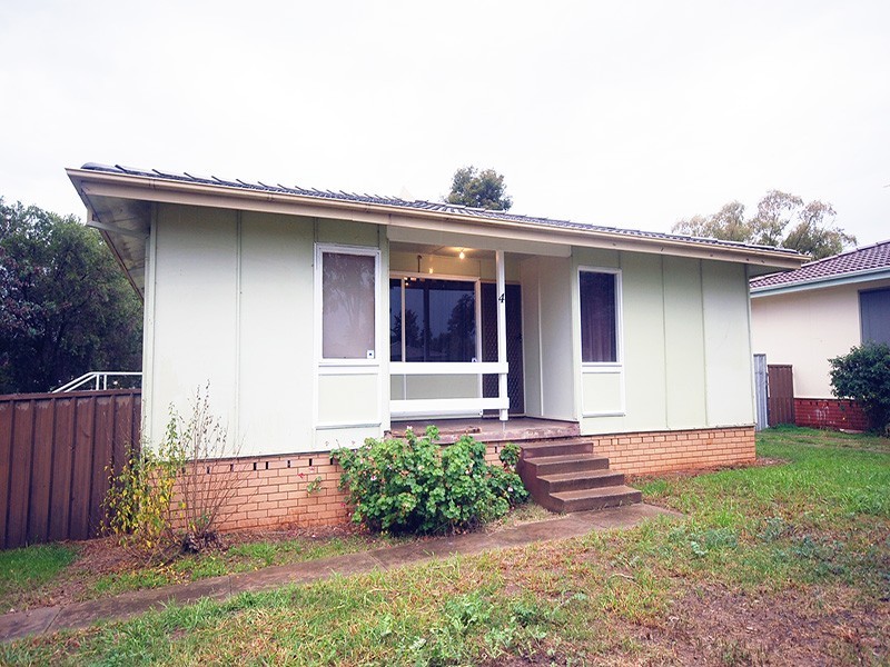 4 Toy Place, Tolland NSW 2650