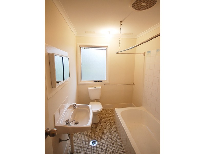 4 Toy Place, Tolland NSW 2650